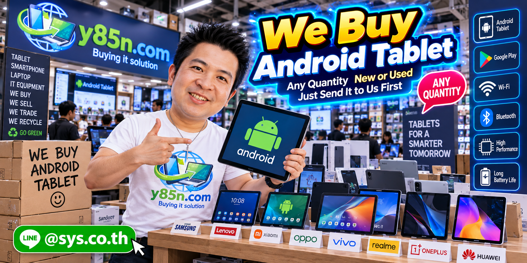Y85N.com team serving customers selling Android tablets at a busy IT warehouse